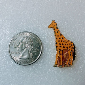1980s Animal Giraffe Enamel Pin
